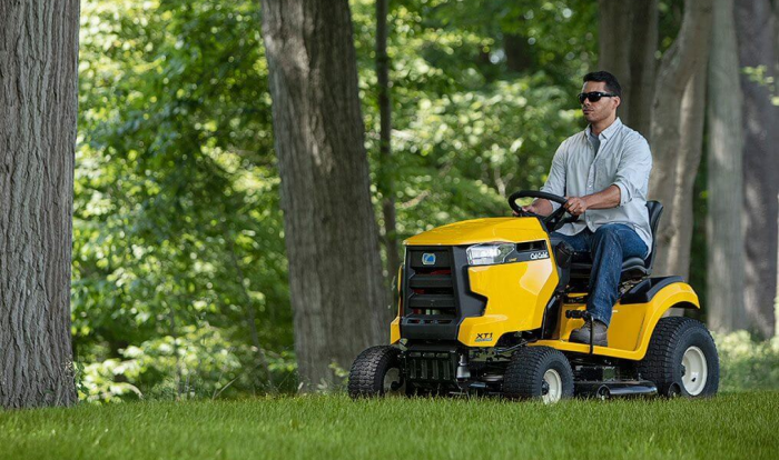 The most familiar option because everyone knows how to operate a steering wheel, but does not offer the manoeuvrability of a zero turn mower and is a slower way to mow.